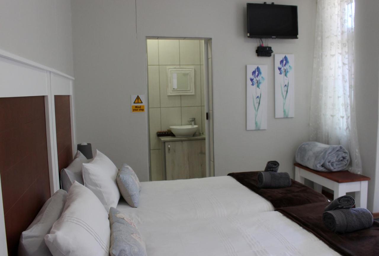 Tranquility Self Catering Hotel Luderitz Ngoại thất bức ảnh