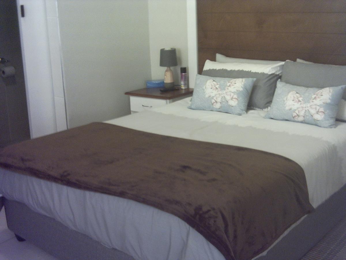 Tranquility Self Catering Hotel Luderitz Ngoại thất bức ảnh
