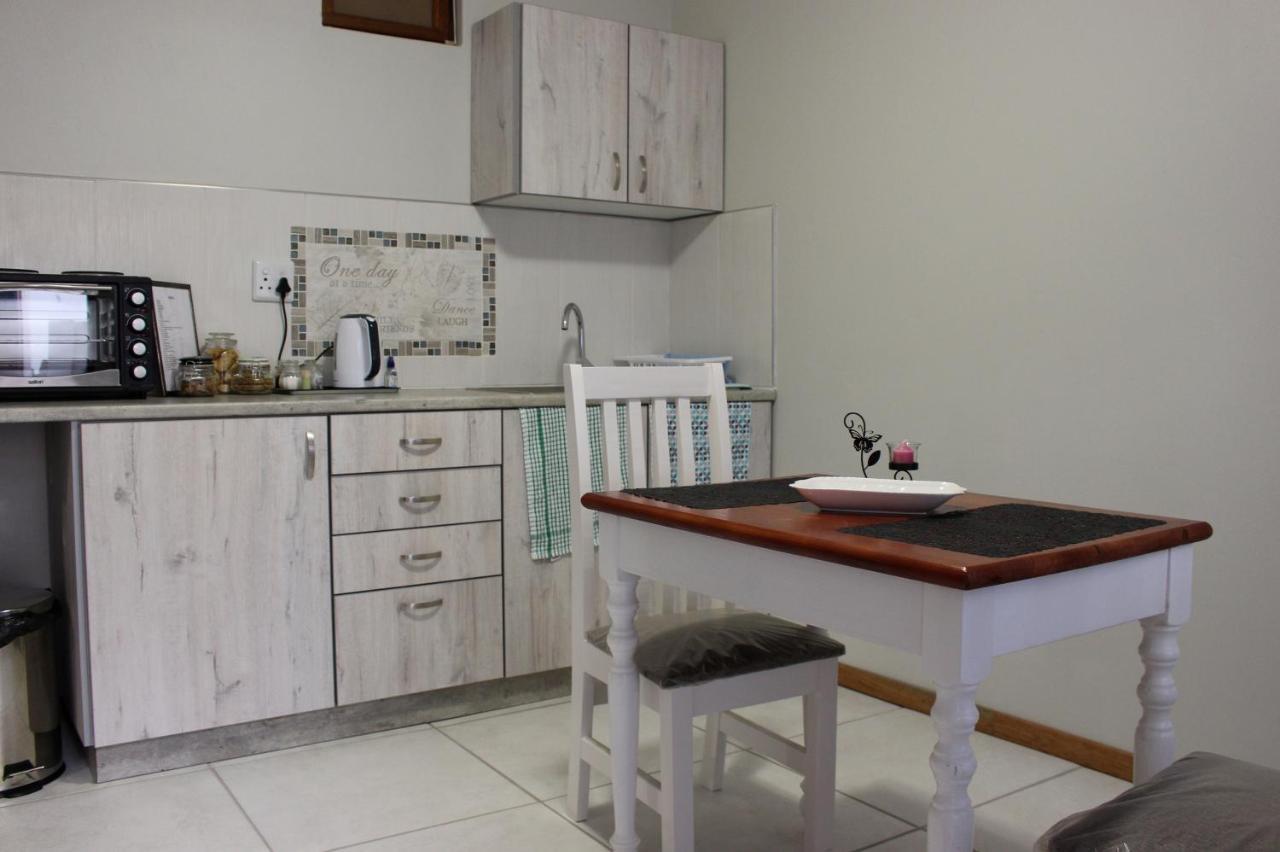 Tranquility Self Catering Hotel Luderitz Ngoại thất bức ảnh