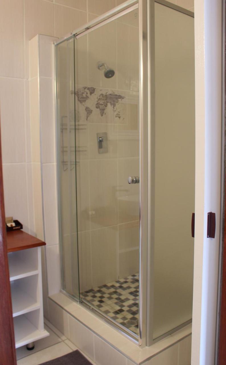 Tranquility Self Catering Hotel Luderitz Ngoại thất bức ảnh